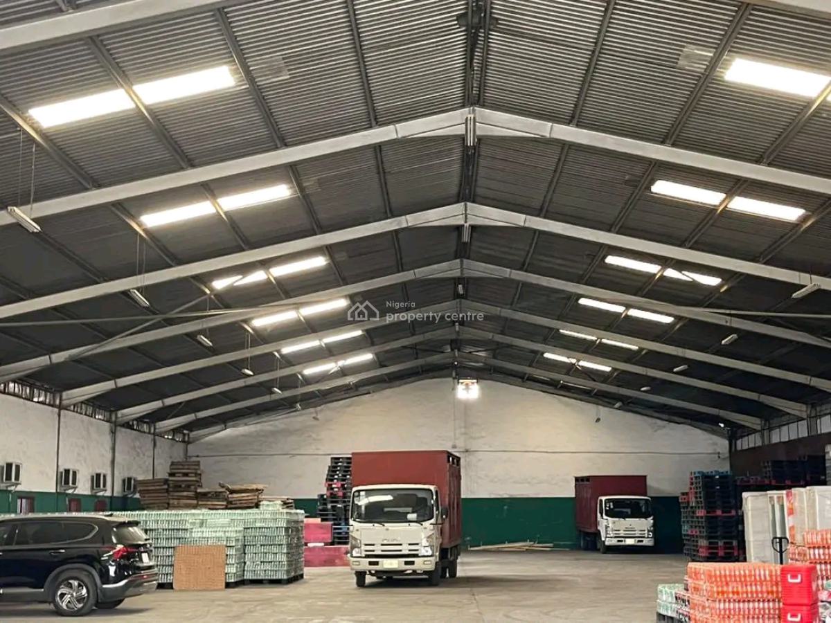 Warehouse, Agege Motor Road, Mushin, Lagos, Warehouse for Sale