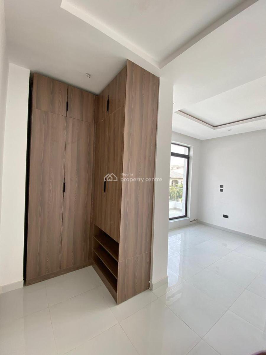 2 Bedroom Apartment with Swimming Pool and Elevator, Lekki Phase 1, Lekki, Lagos, Flat / Apartment for Sale