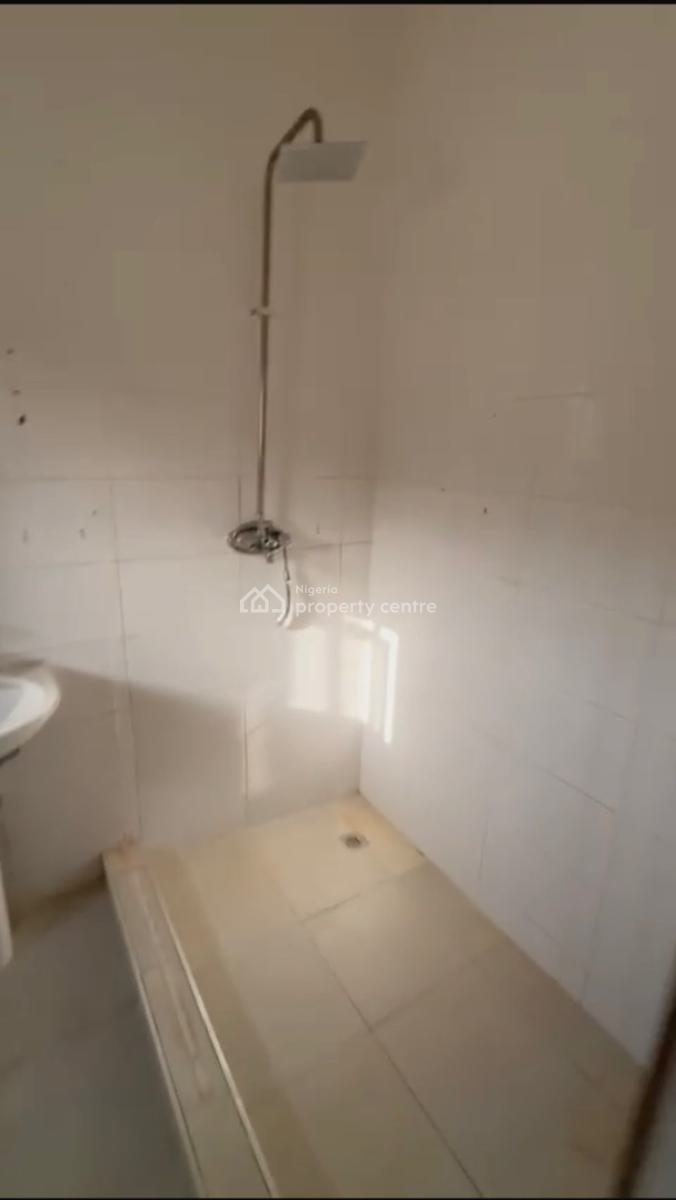 Luxury 3bedroom En-suite Block of Flats + Tarred Road, Gilmor, Jahi, Abuja, Block of Flats for Sale