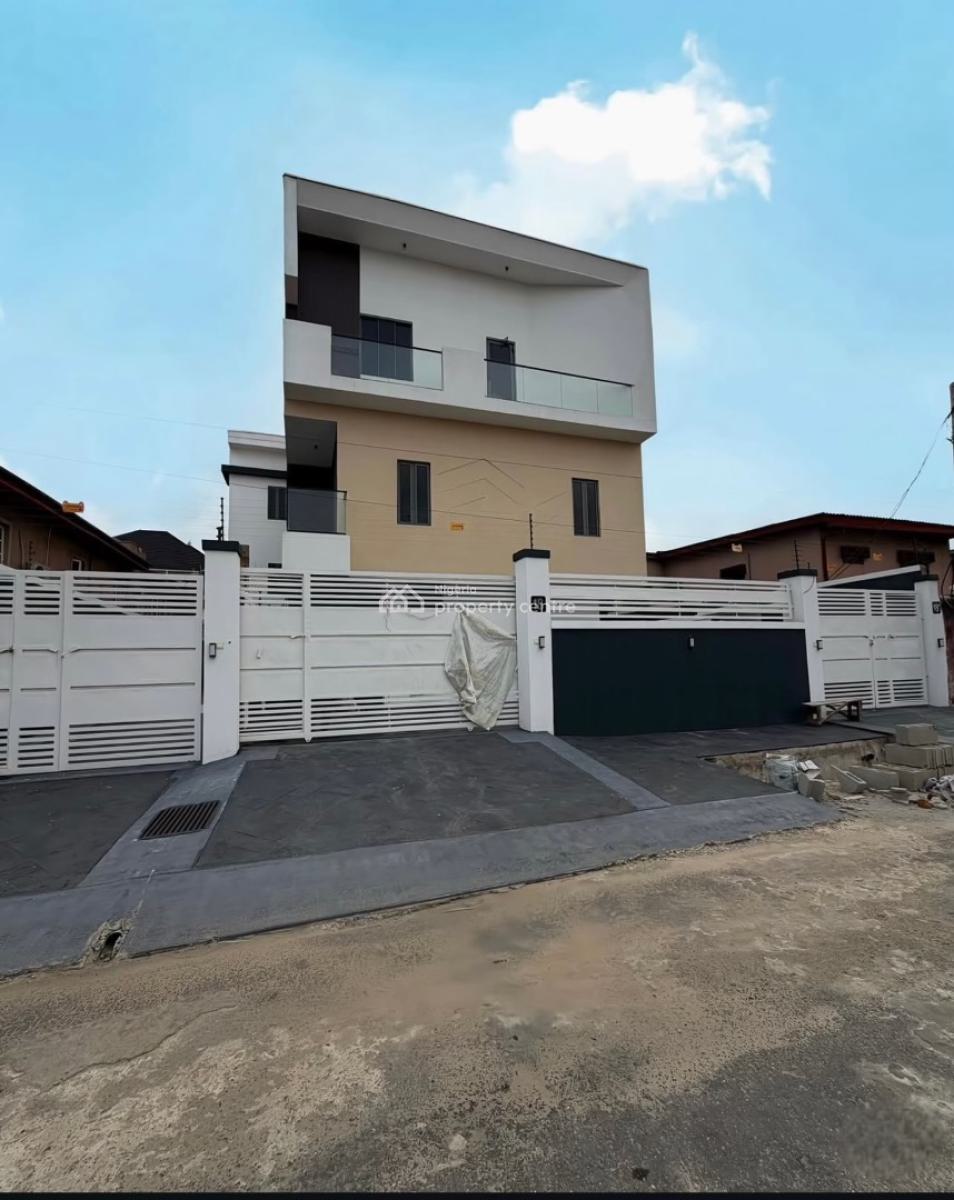 4 Bedroom Spacious House with 2 Rooms Bq, Ikeja, Ikeja, Lagos, Detached Duplex for Sale