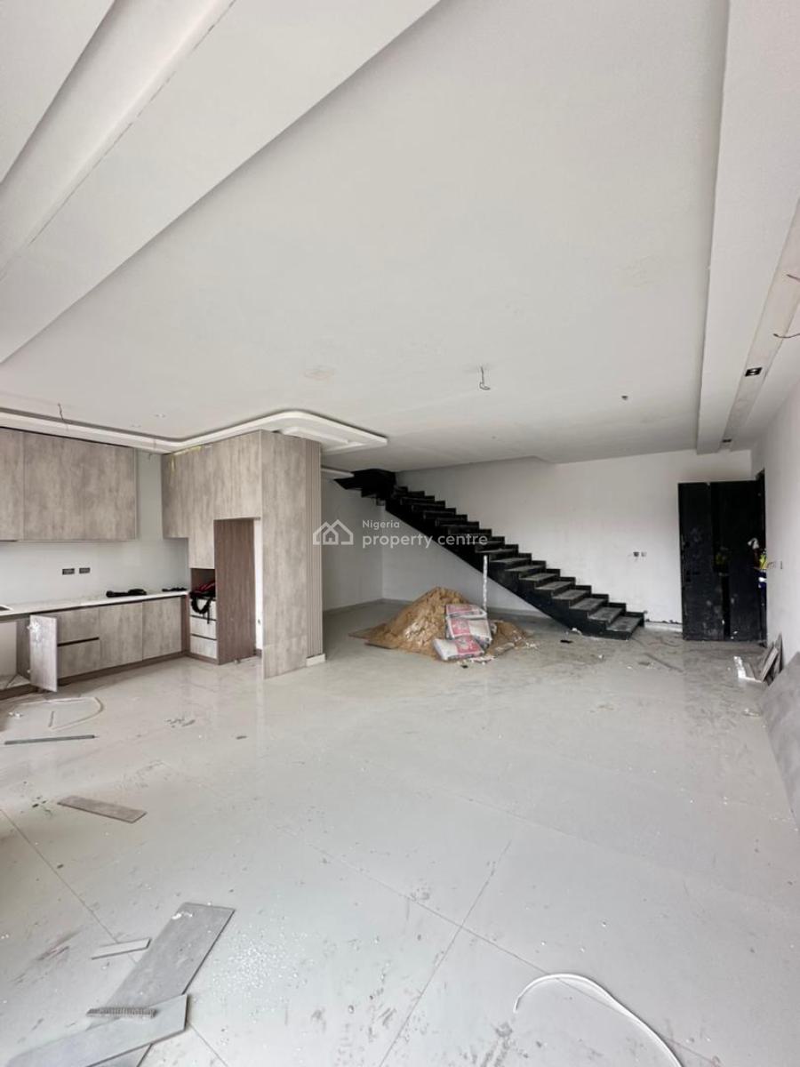 Exquisite 3 Bedroom Penthouse with a Gym and Elevator, Lekki Phase 1, Lekki, Lagos, Flat / Apartment for Sale