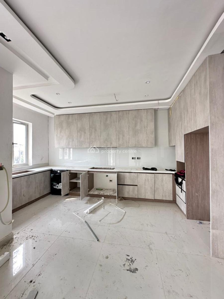 Exquisite 3 Bedroom Penthouse with a Gym and Elevator, Lekki Phase 1, Lekki, Lagos, Flat / Apartment for Sale