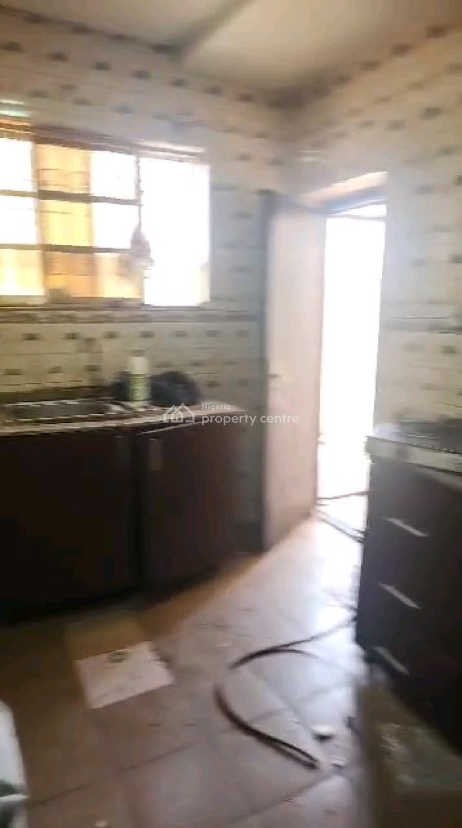 Luxury 2-bedroom Apartment -- Apo Legislative Quarters Zone E, Legislative Quarters Zone E, Apo, Abuja, Flat / Apartment for Rent