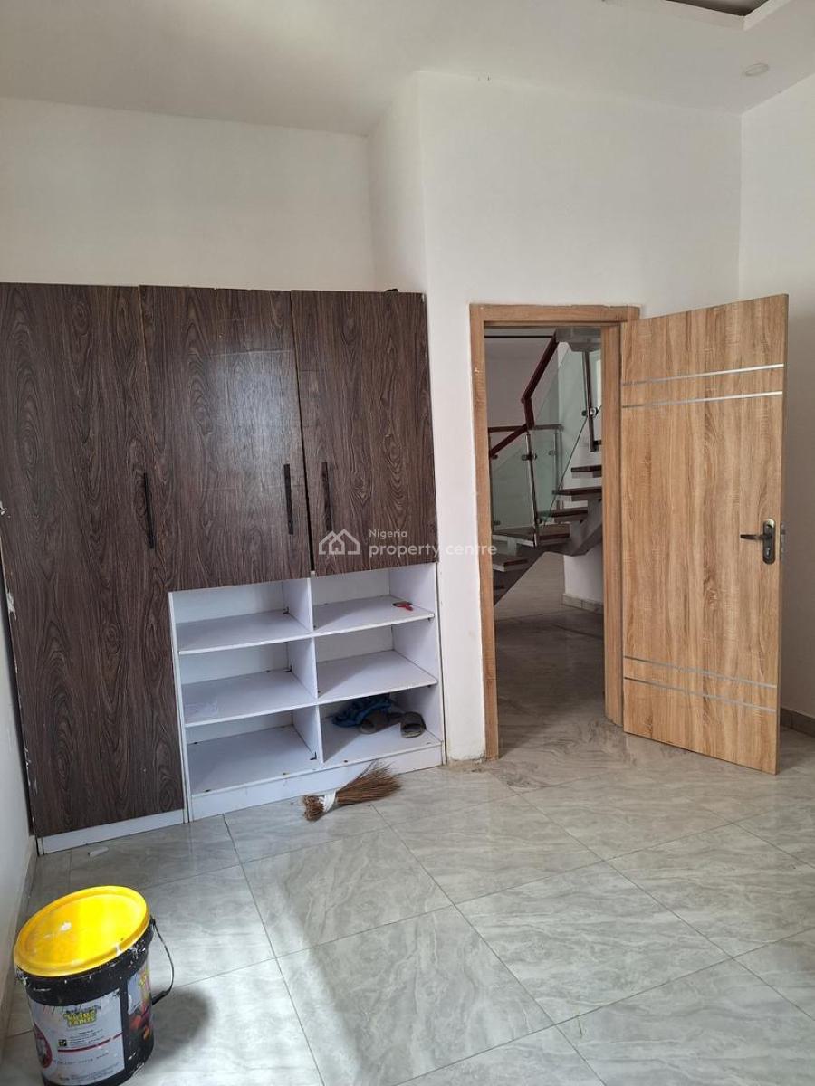 2 Bedroom Maisonettee Available for Super Distress, Ologolo Lekki, Ologolo, Lekki, Lagos, Terraced Duplex for Sale