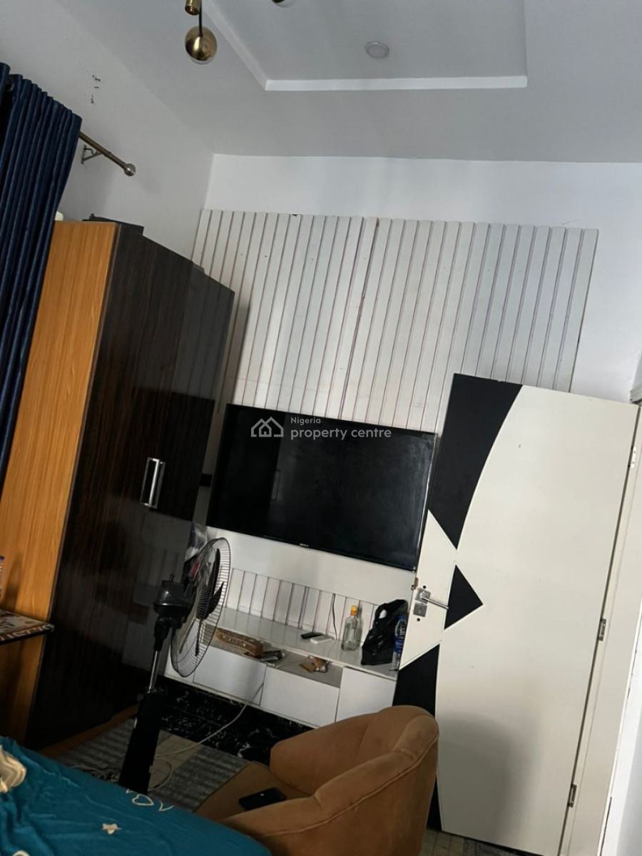 *massive Semi Masters Bedroom Upstairs(shared), Ikota, Ikota, Lekki, Lagos, Flat / Apartment for Rent