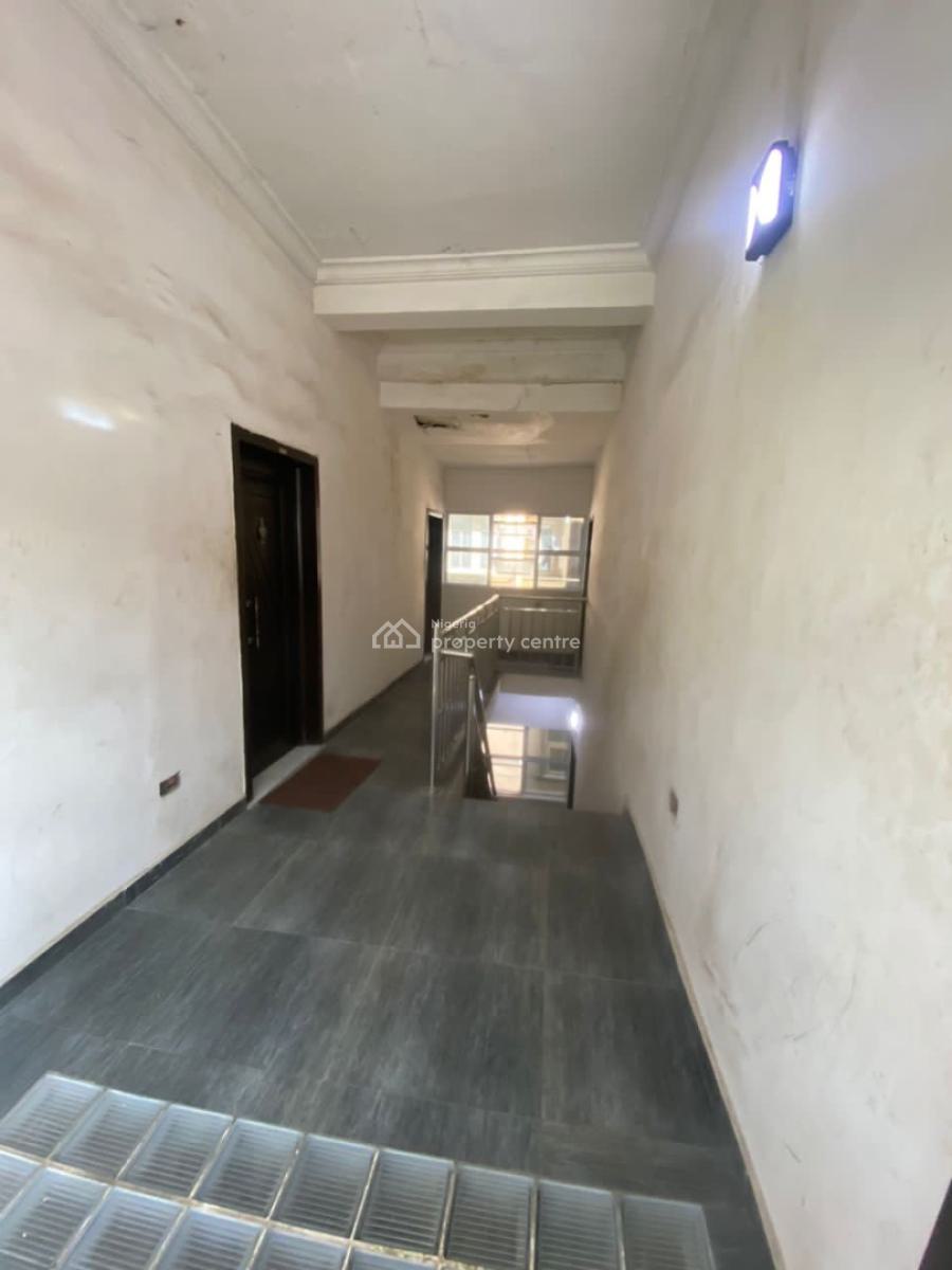 Fully Furnished Mini Flat Upstairs with Model Facilities Owner Want to, Ebute Metta West, Yaba, Lagos, Mini Flat (room and Parlour) for Rent