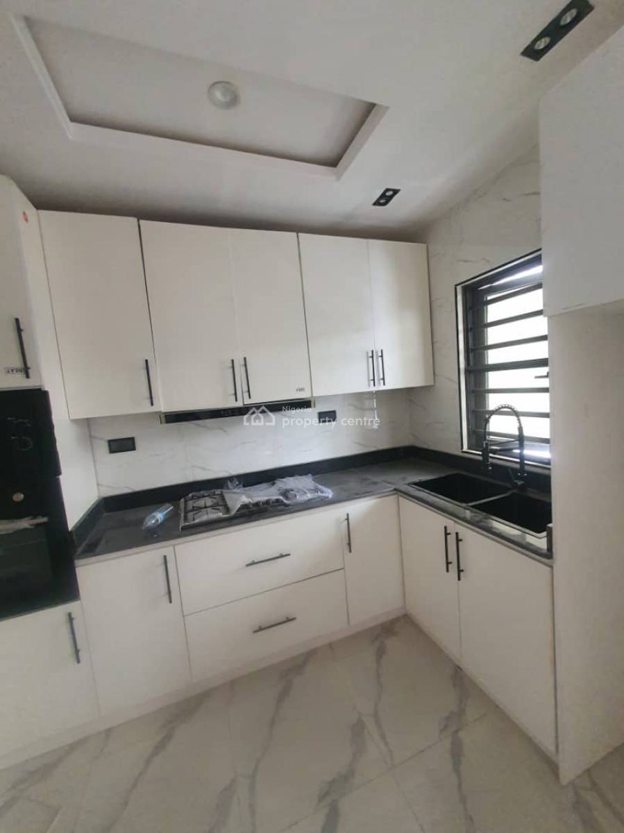 Newly Built Spacious & Standard 2-bedrooms Flat Downstairs, Ologolo, Lekki, Lagos, Flat / Apartment for Rent