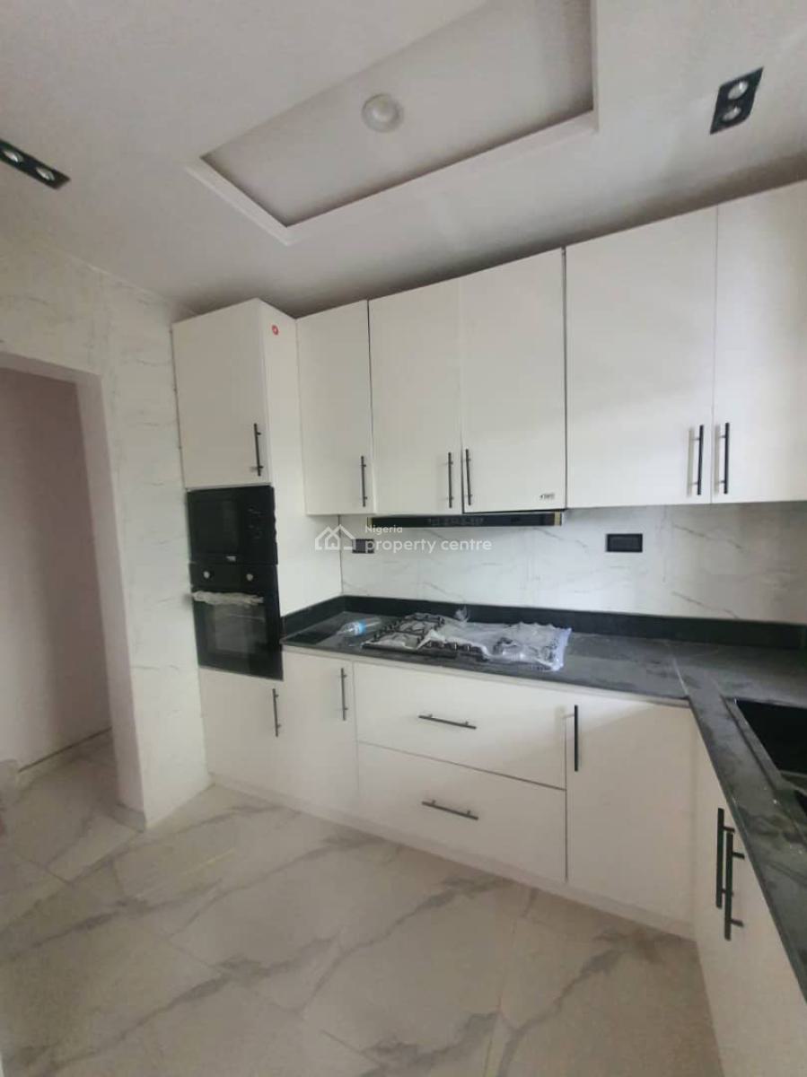 Newly Built Spacious & Standard 2-bedrooms Flat Downstairs, Ologolo, Lekki, Lagos, Flat / Apartment for Rent