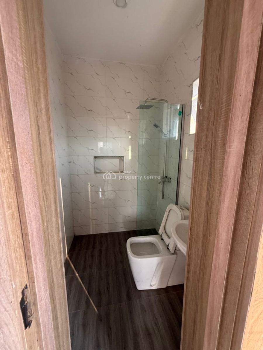 *brand New Fully Serviced Spacious 2bedroom Flat Upstairs, Ikate, Lekki, Lagos, Flat / Apartment for Rent