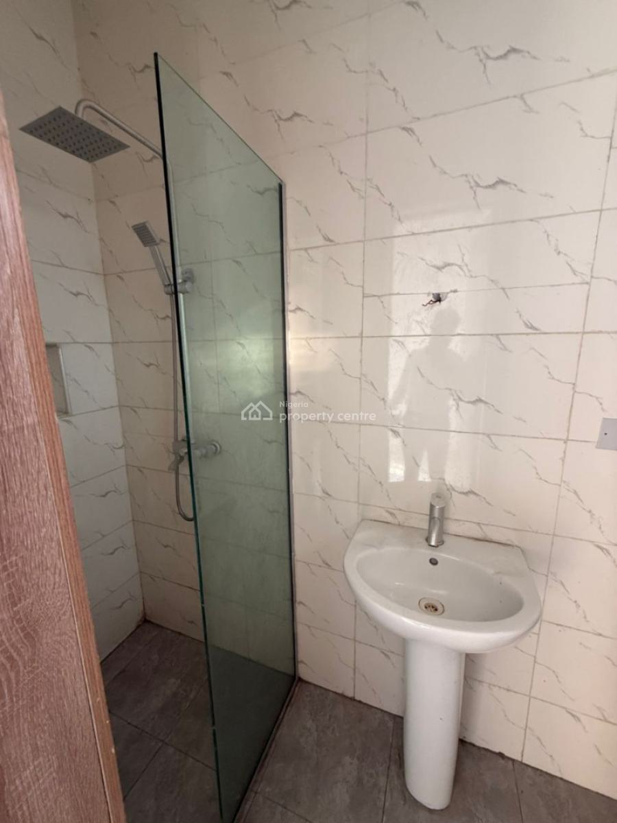 *brand New Fully Serviced Spacious 2bedroom Flat Upstairs, Ikate, Lekki, Lagos, Flat / Apartment for Rent