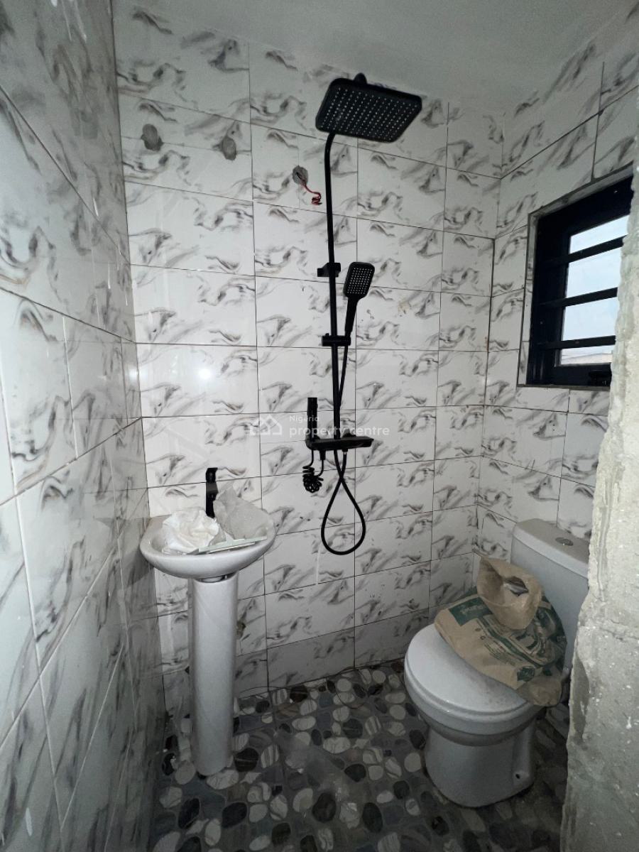 2 Bedrooms Yaba Alagomeji, Alagomeji, Alagomeji, Yaba, Lagos, Flat / Apartment for Rent