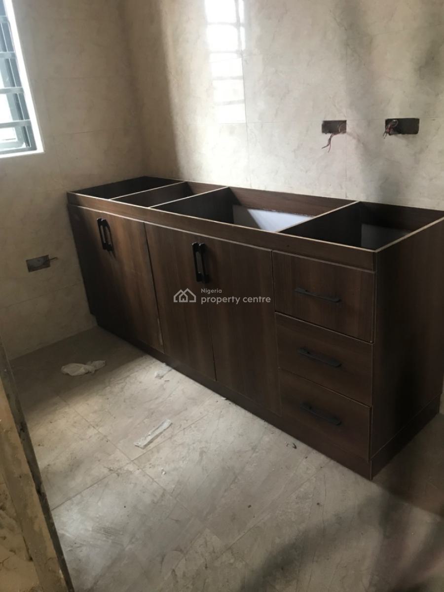 2 Bedroom, Akinbola Street, Palmgrove, Ilupeju, Lagos, Flat / Apartment for Rent