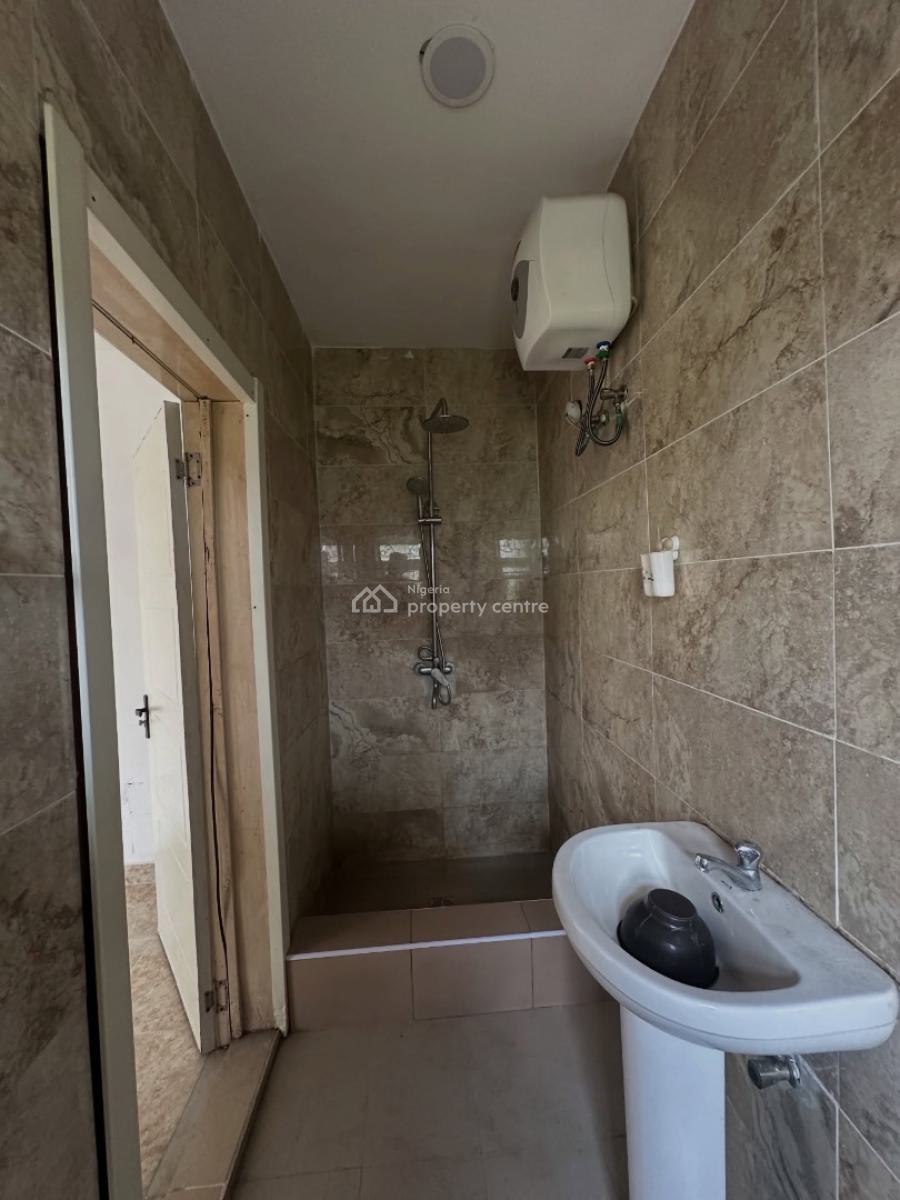 Spacious 3 Bedroom Terrace Duplex, Chevron, Lekki, Lagos, Terraced Duplex for Rent