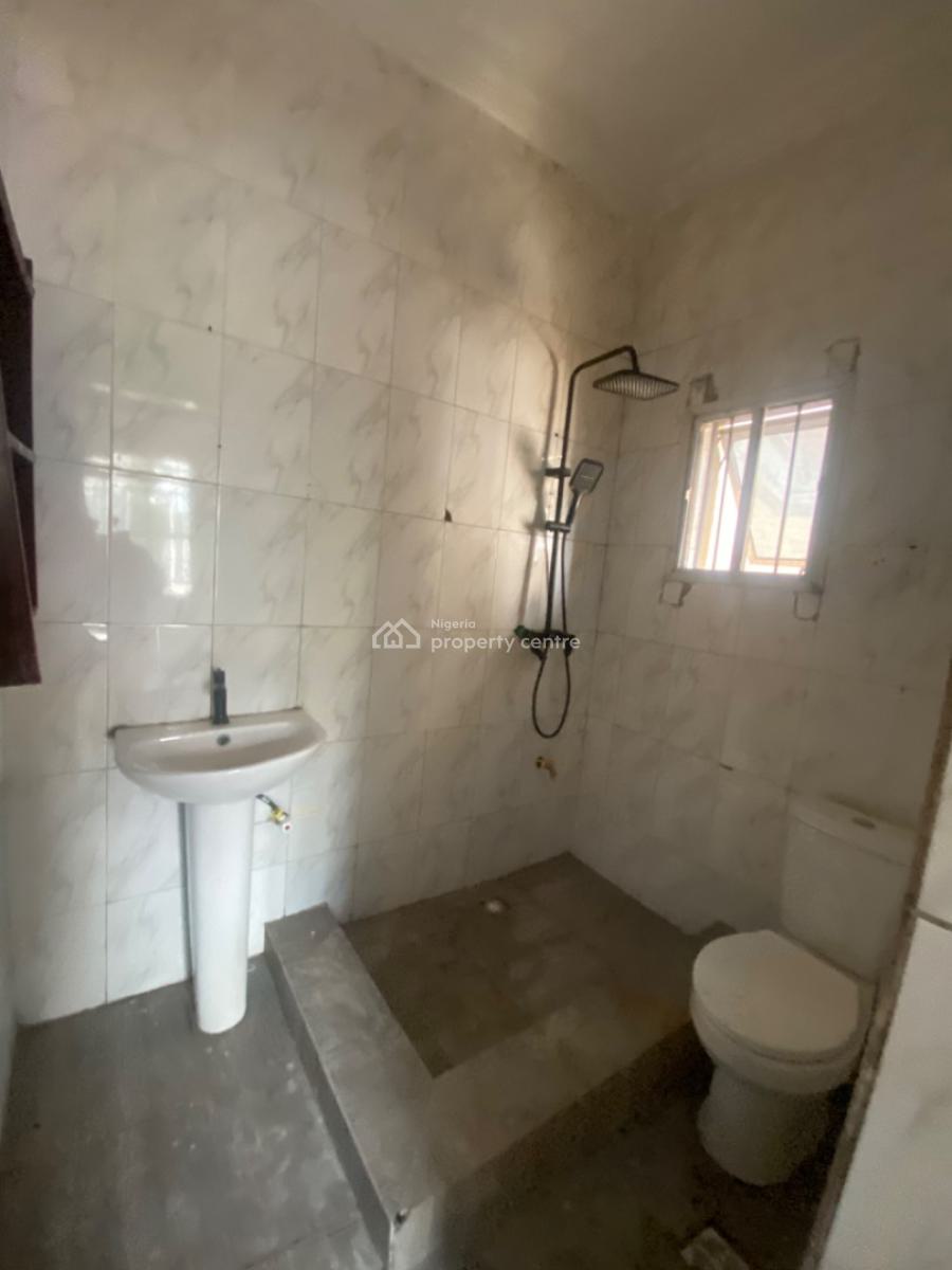 an Executive Two Bedroom Flat, Houston Estate Olokonla By Lagos Business Schools Ajah, Lekki, Lagos, Flat / Apartment for Rent