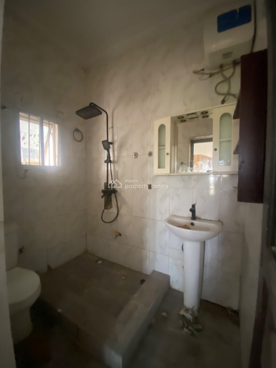 an Executive Two Bedroom Flat, Houston Estate Olokonla By Lagos Business Schools Ajah, Lekki, Lagos, Flat / Apartment for Rent