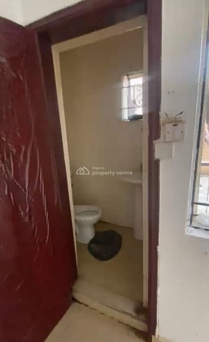 Spacious Mini Flat with 2 Toilets{ Video}, Thomas Estate, Ajah, Lagos, Mini Flat (room and Parlour) for Rent