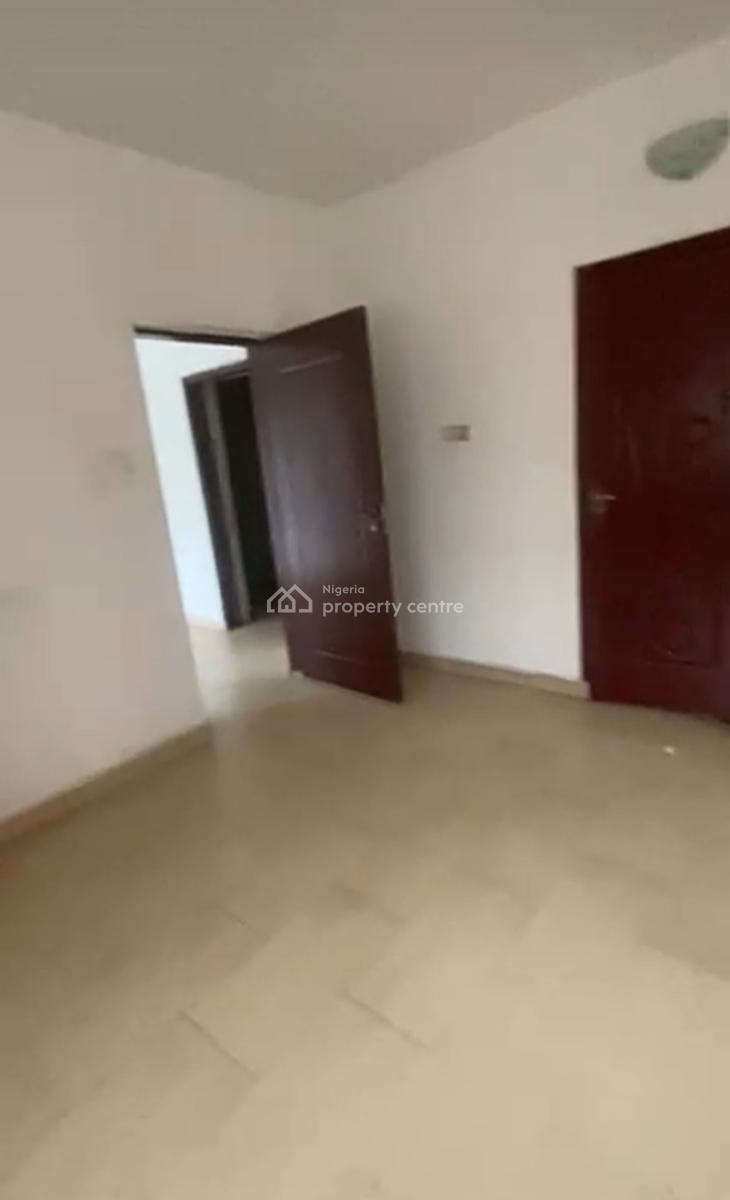 Spacious Mini Flat with 2 Toilets{ Video}, Thomas Estate, Ajah, Lagos, Mini Flat (room and Parlour) for Rent