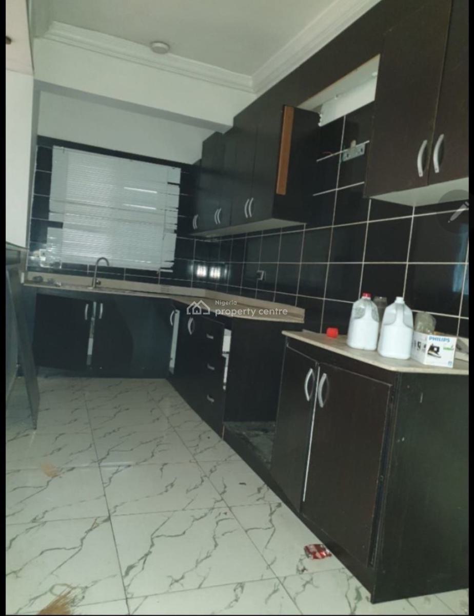 Spacious Serviced 2-bedroom Apartment (upstairs), Ikate, Lekki, Lagos, Flat / Apartment for Rent