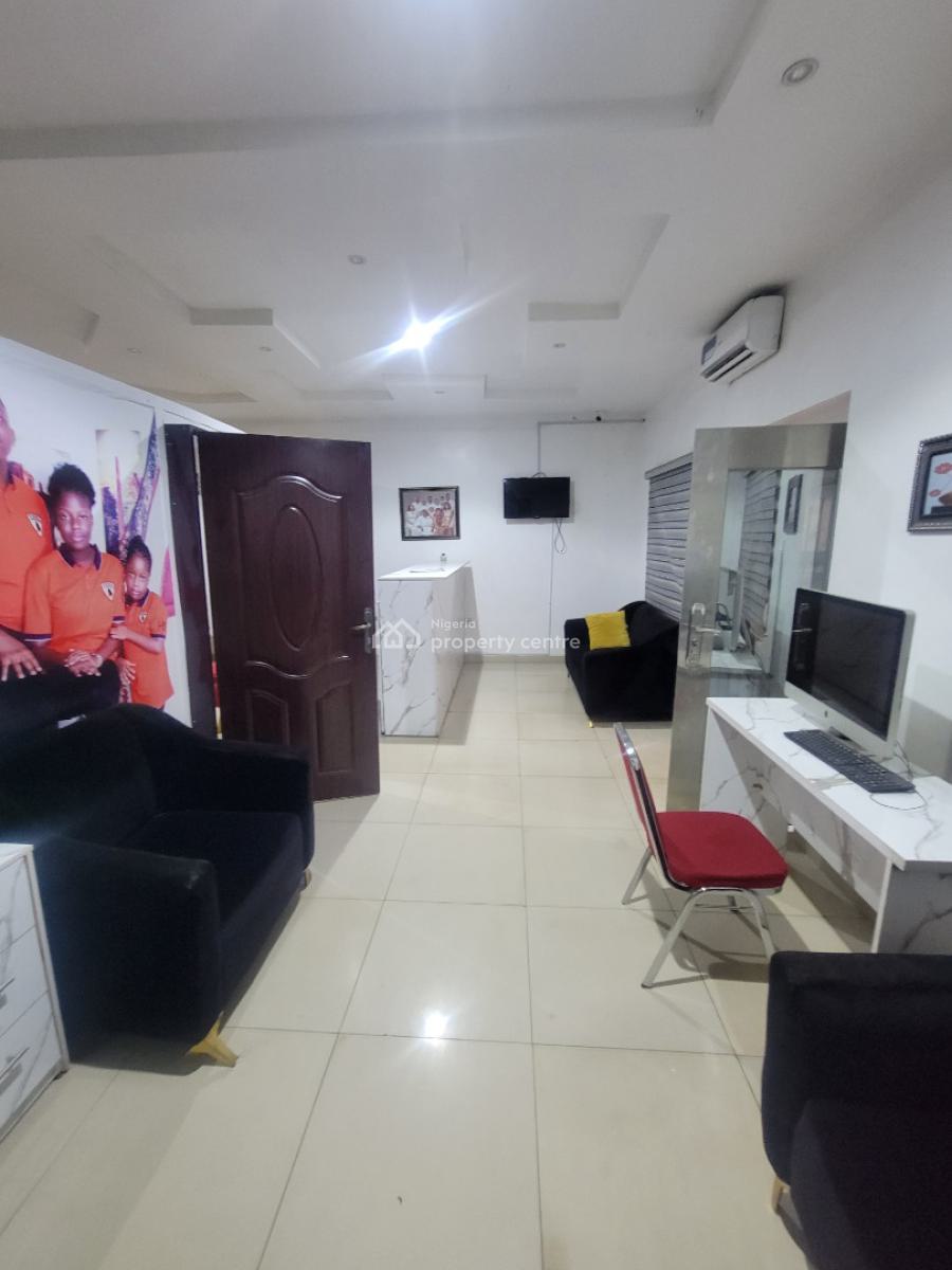 Spacious Shop/office Space, Gwarinpa, Abuja, Plaza / Complex / Mall for Rent