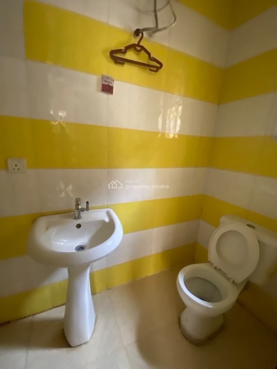 Roomy One Bedroom Shared Apartment, Chevron, Lekki, Lagos, House for Rent