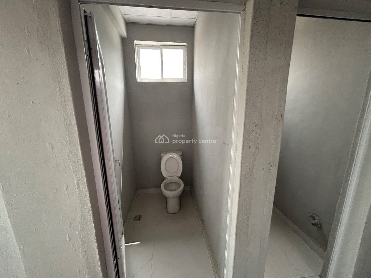 Retail Shop, Shomolu, Lagos, Plaza / Complex / Mall for Rent