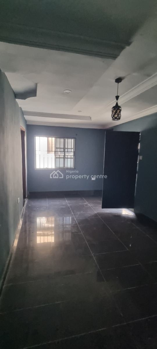 Sharp and Well Maintained 2brm Flat, Okunajah Lekki Eti-osa Ajah, Lekki, Lagos, Flat / Apartment for Rent