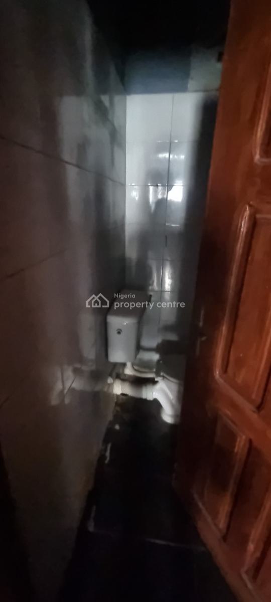 Sharp and Well Maintained 2brm Flat, Okunajah Lekki Eti-osa Ajah, Lekki, Lagos, Flat / Apartment for Rent
