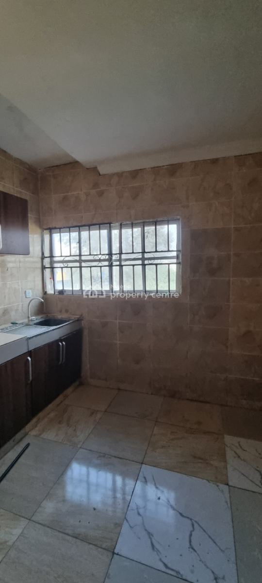 Sharp and Well Maintained 2brm Flat, Okunajah Lekki Eti-osa Ajah, Lekki, Lagos, Flat / Apartment for Rent