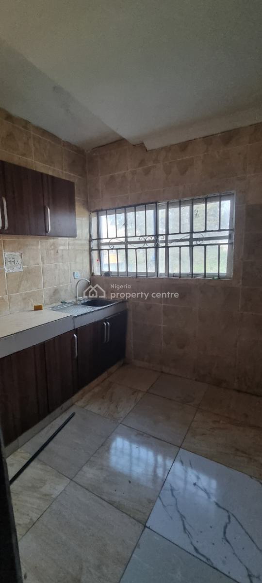 Sharp and Well Maintained 2brm Flat, Okunajah Lekki Eti-osa Ajah, Lekki, Lagos, Flat / Apartment for Rent