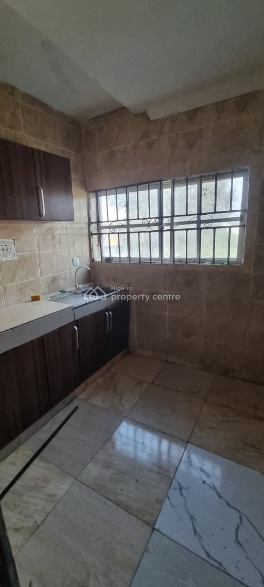 Sharp and Well Maintained 2brm Flat, Okunajah Lekki Eti-osa Ajah, Lekki, Lagos, Flat / Apartment for Rent