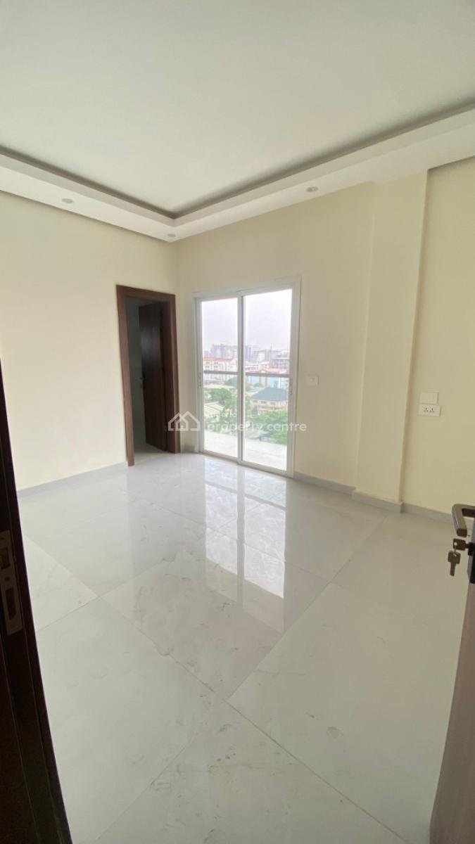 Spacious and Fully Serviced 4brm Penthouse with Elevator Gym and Pool, Victoria Island, Victoria Island (vi), Lagos, Flat / Apartment for Sale