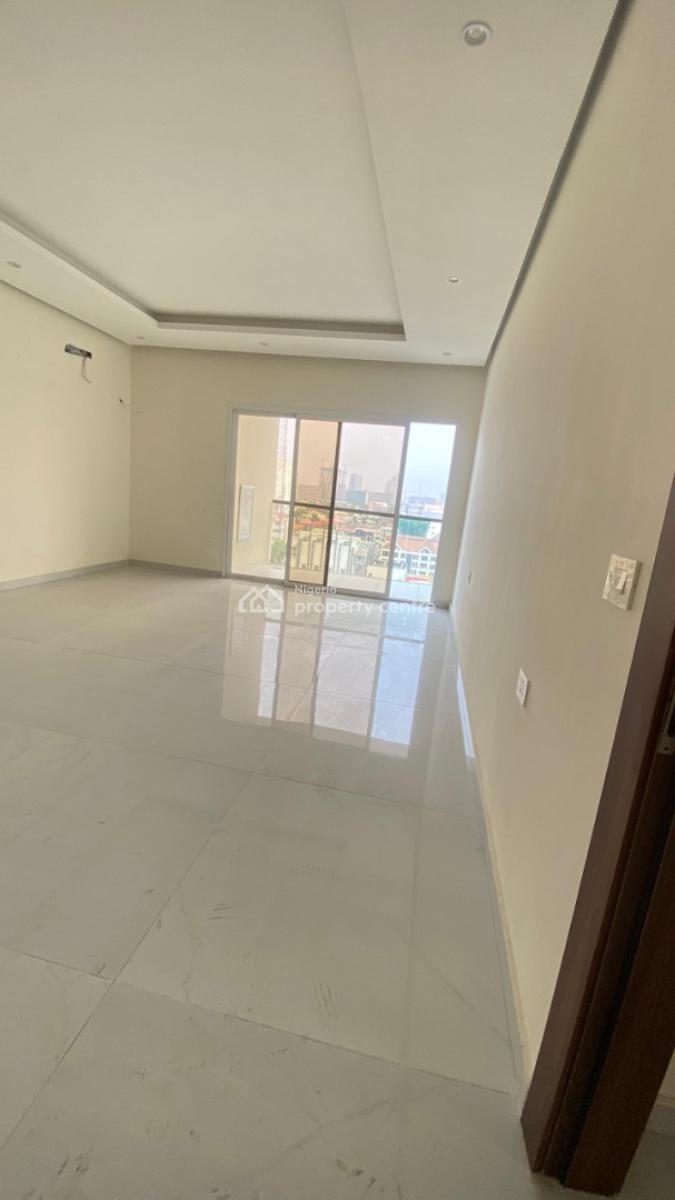 Spacious and Fully Serviced 4brm Penthouse with Elevator Gym and Pool, Victoria Island, Victoria Island (vi), Lagos, Flat / Apartment for Sale