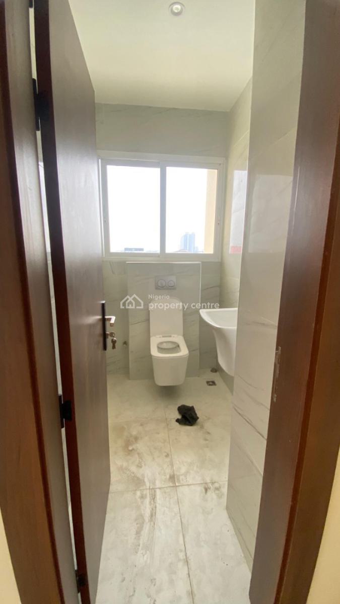 Spacious and Fully Serviced 4brm Penthouse with Elevator Gym and Pool, Victoria Island, Victoria Island (vi), Lagos, Flat / Apartment for Sale