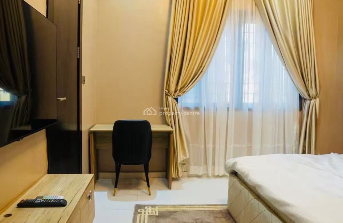 Furnished Three Bedroom Apartment, Off Admiralty Way, Lekki Phase 1, Lekki, Lagos, Flat / Apartment for Rent