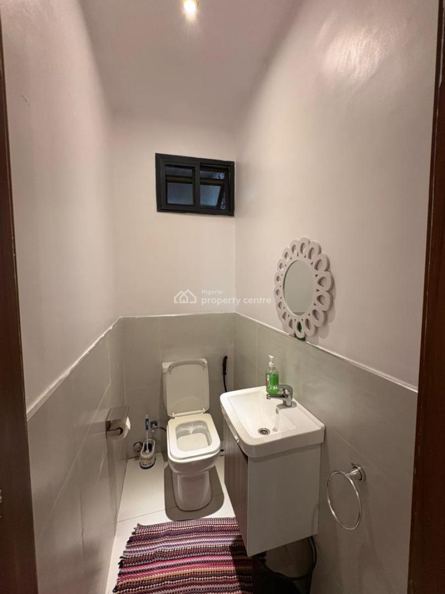 Ultra-luxurious 2 Bedroom Maisonette with Mini-aquarium, Lekki Phase 1, Lekki, Lagos, Flat / Apartment Short Let