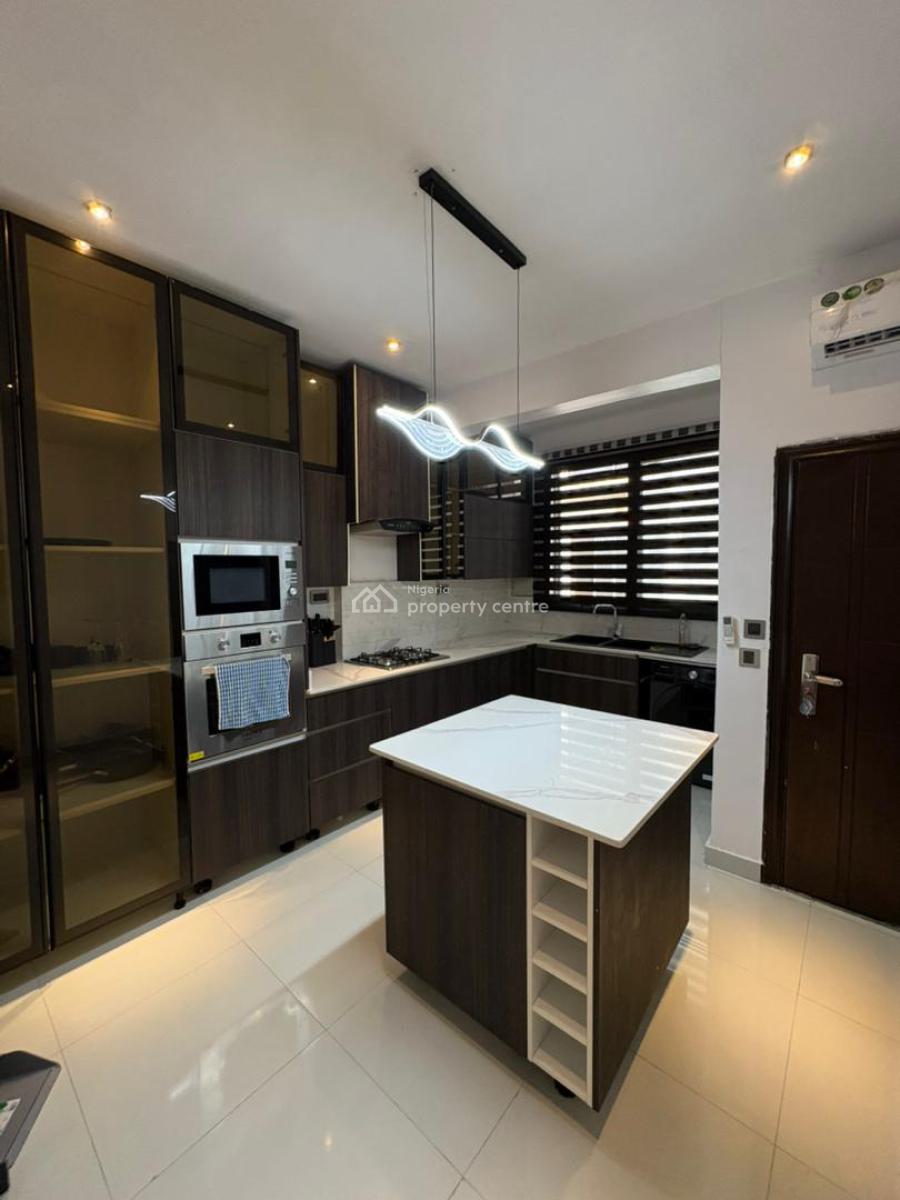 Ultra-luxurious 2 Bedroom Maisonette with Mini-aquarium, Lekki Phase 1, Lekki, Lagos, Flat / Apartment Short Let