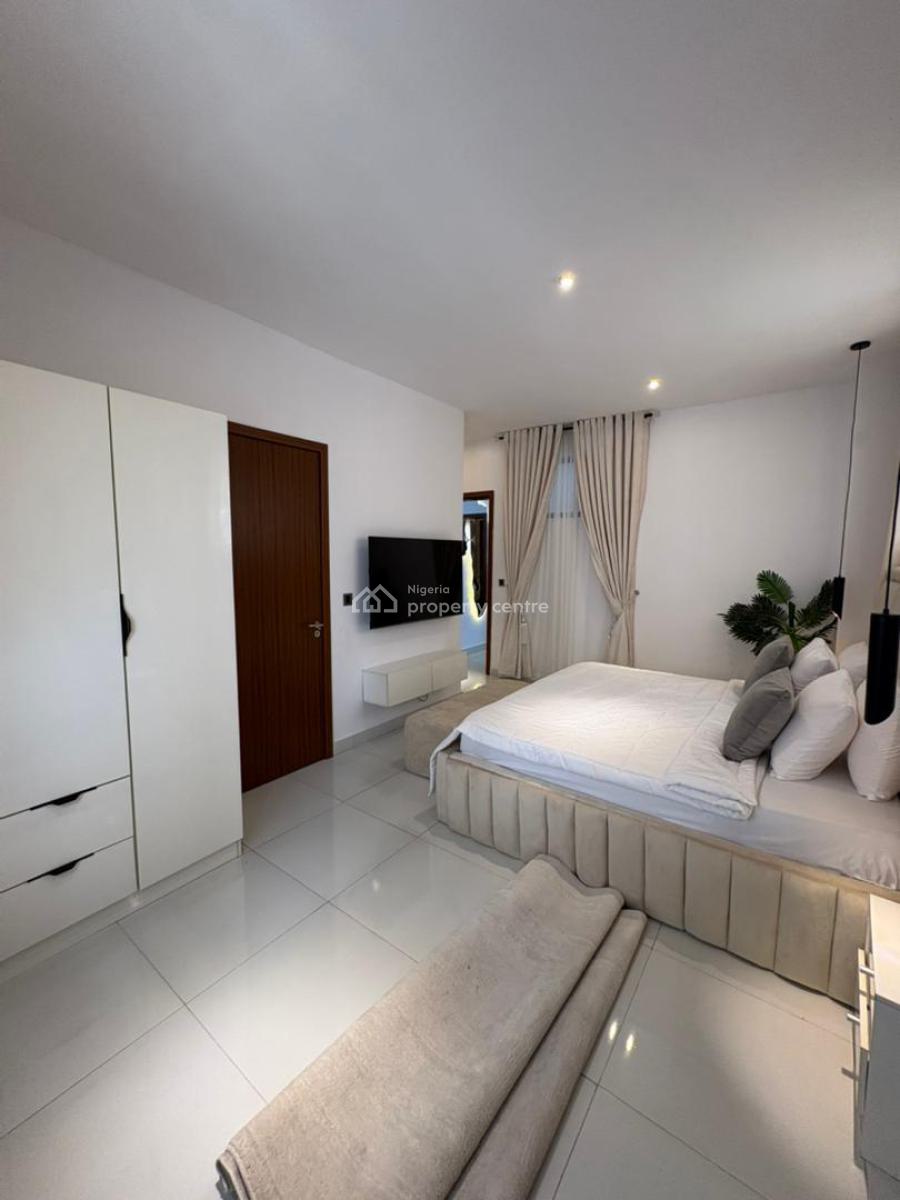 Ultra-luxurious 2 Bedroom Maisonette with Mini-aquarium, Lekki Phase 1, Lekki, Lagos, Flat / Apartment Short Let