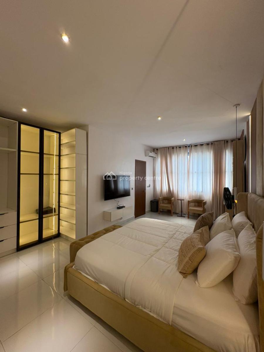 Ultra-luxurious 2 Bedroom Maisonette with Mini-aquarium, Lekki Phase 1, Lekki, Lagos, Flat / Apartment Short Let