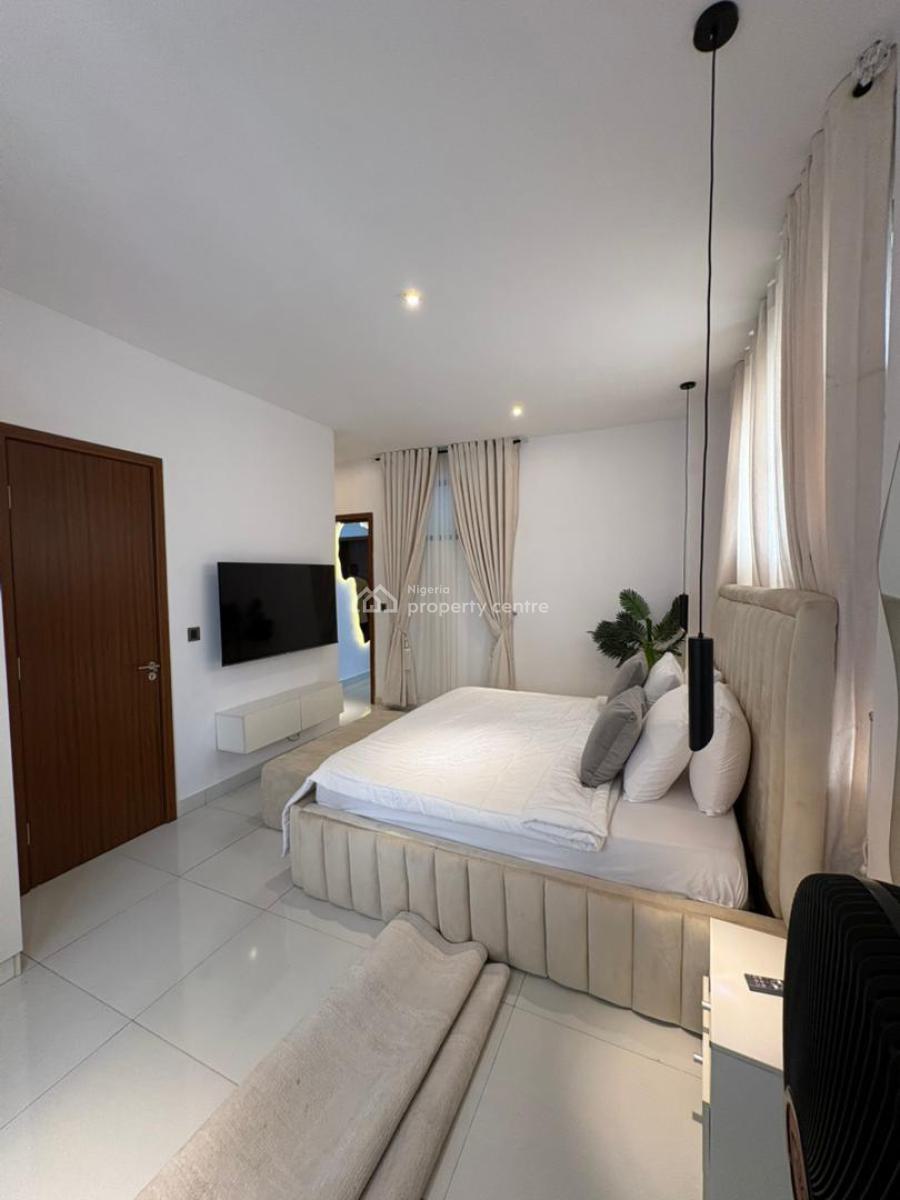 Ultra-luxurious 2 Bedroom Maisonette with Mini-aquarium, Lekki Phase 1, Lekki, Lagos, Flat / Apartment Short Let