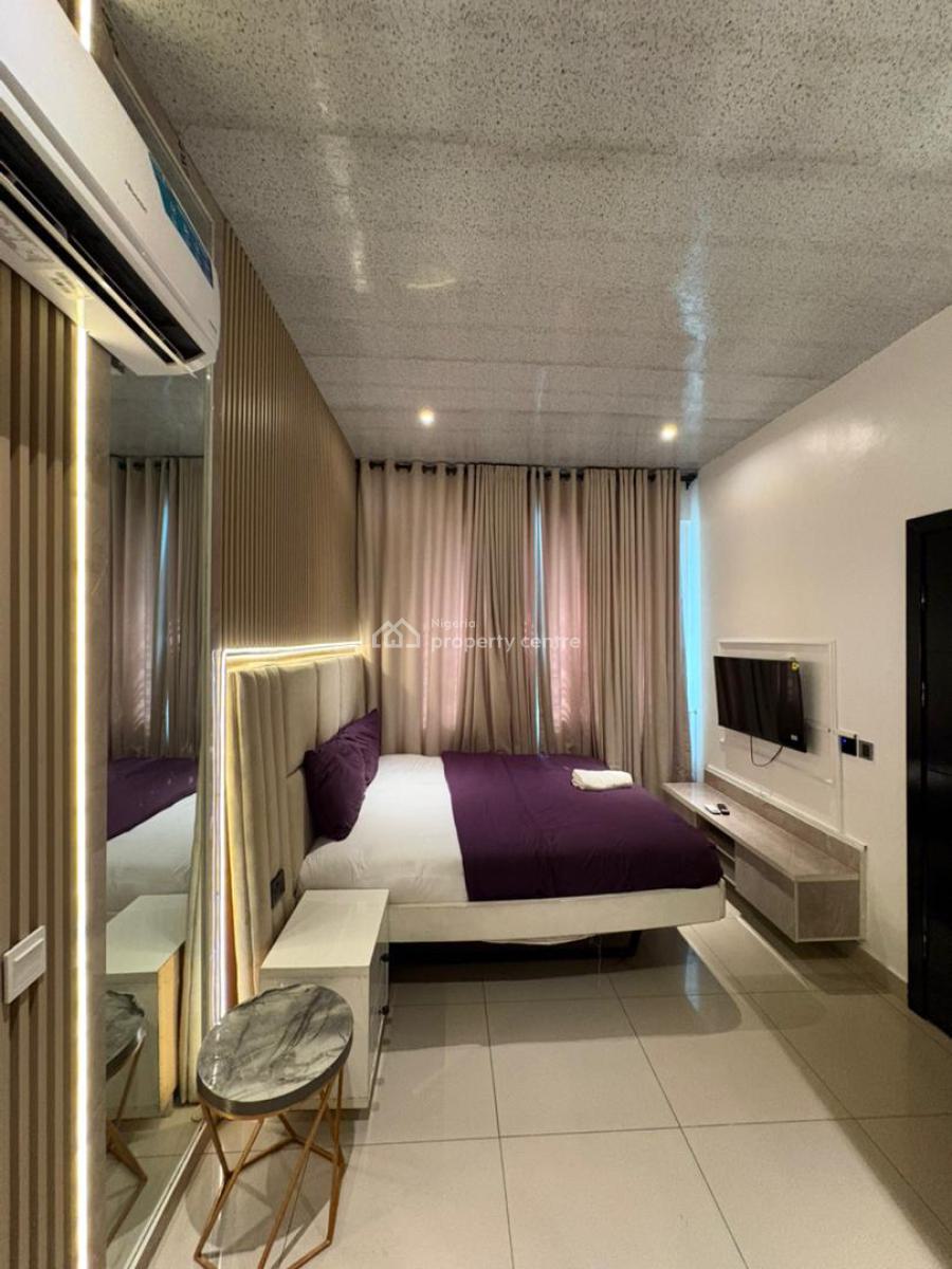 Exquisite 4-bedroom Duplex with Snooker Board & Ps5, Lekki Phase 1, Lekki, Lagos, House Short Let