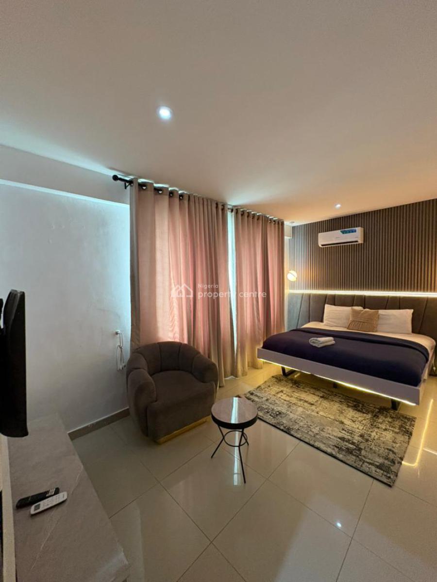 Exquisite 4-bedroom Duplex with Snooker Board & Ps5, Lekki Phase 1, Lekki, Lagos, House Short Let