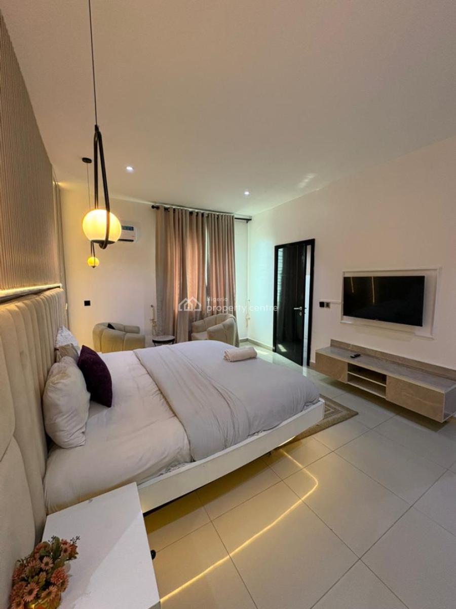 Exquisite 4-bedroom Duplex with Snooker Board & Ps5, Lekki Phase 1, Lekki, Lagos, House Short Let