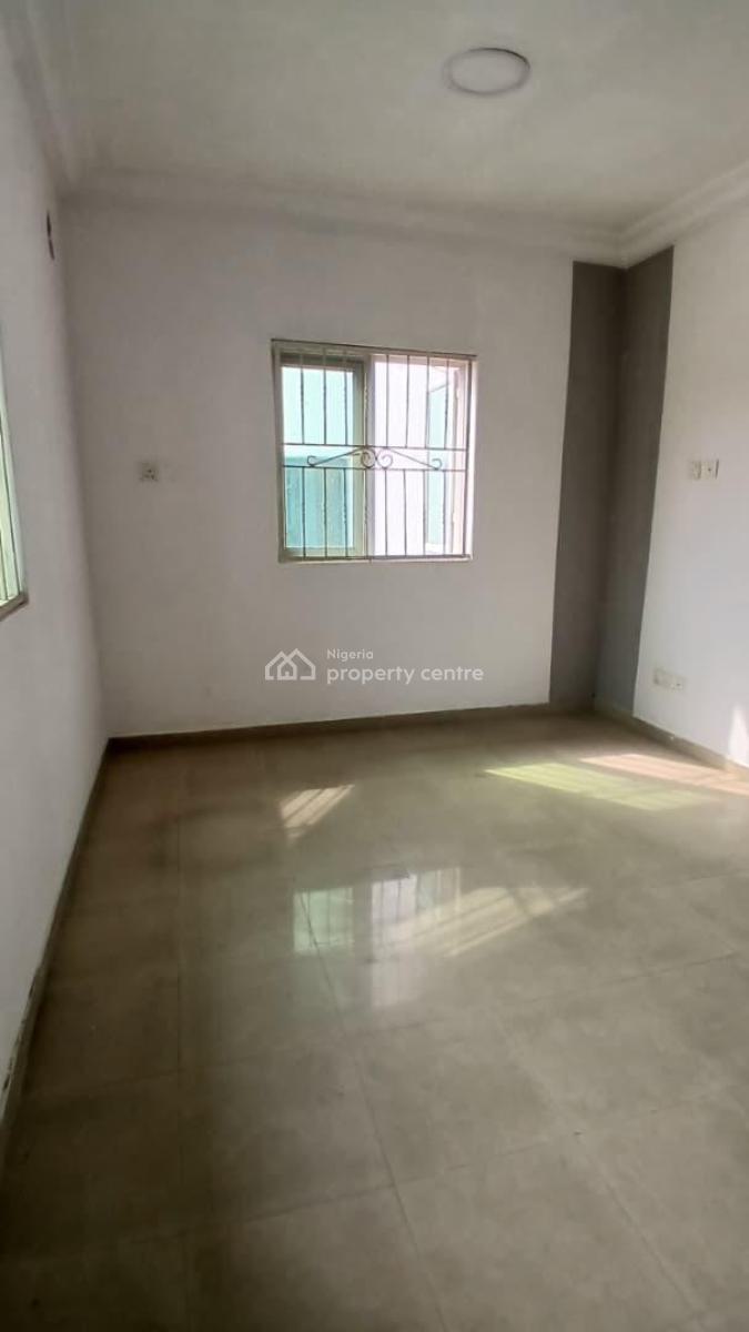 Open Office Space Measuring 60sqm on The First Floor Facing The Roa, Lekki Phase 1, Lekki, Lagos, Office Space for Rent