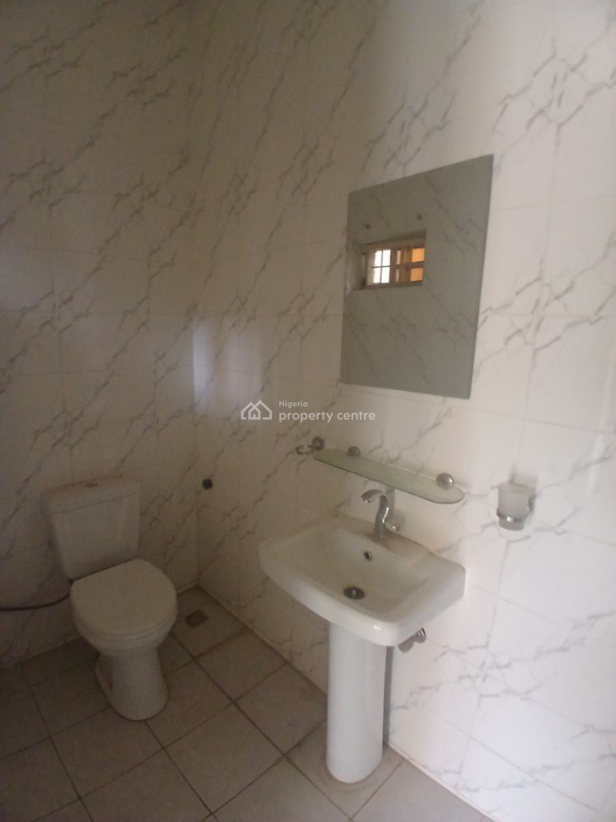 2 Bedrooms Flat En Suite in an Estate, Gaduwa, Abuja, Flat / Apartment for Rent