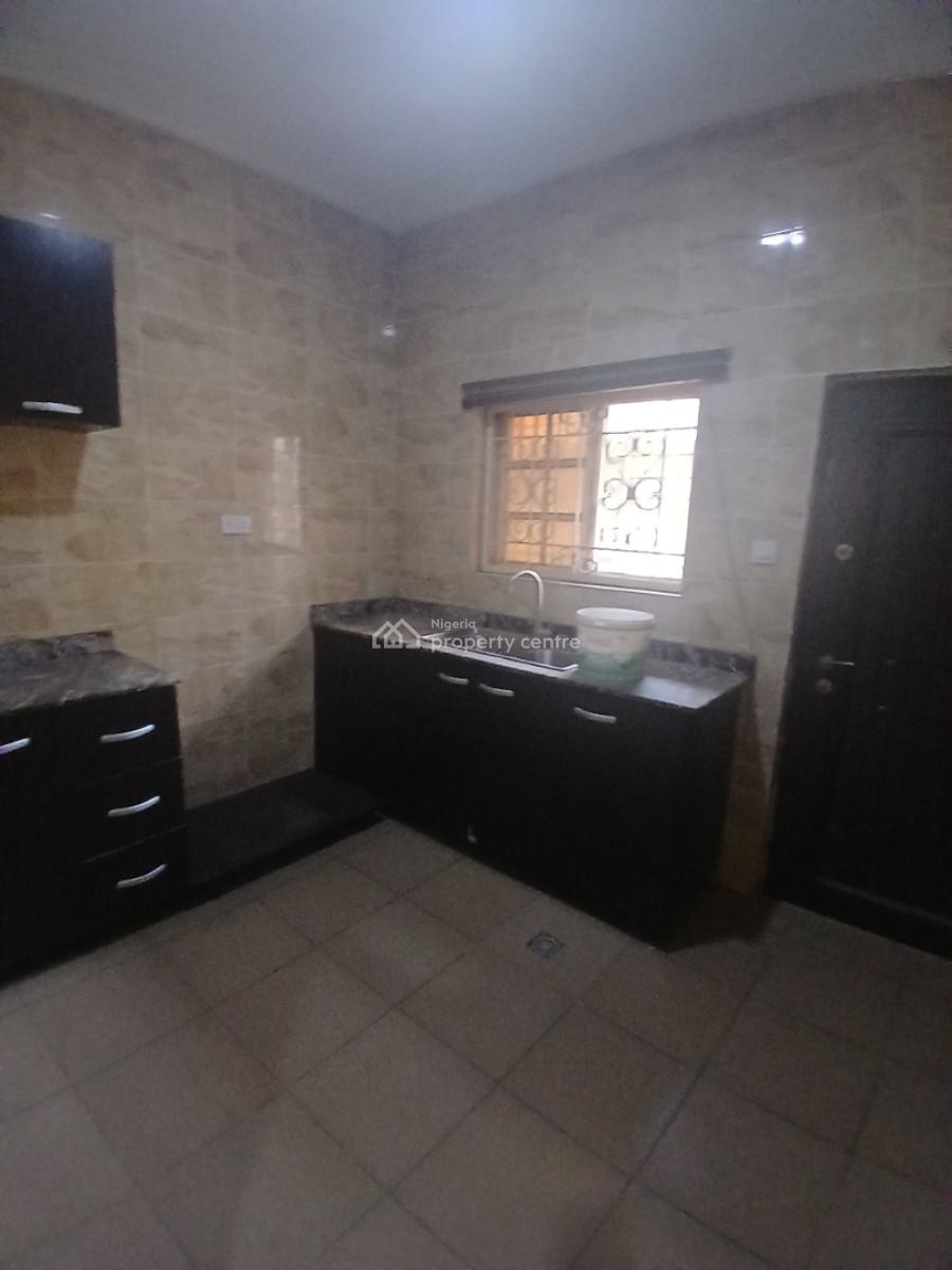 2 Bedrooms Flat En Suite in an Estate, Gaduwa, Abuja, Flat / Apartment for Rent