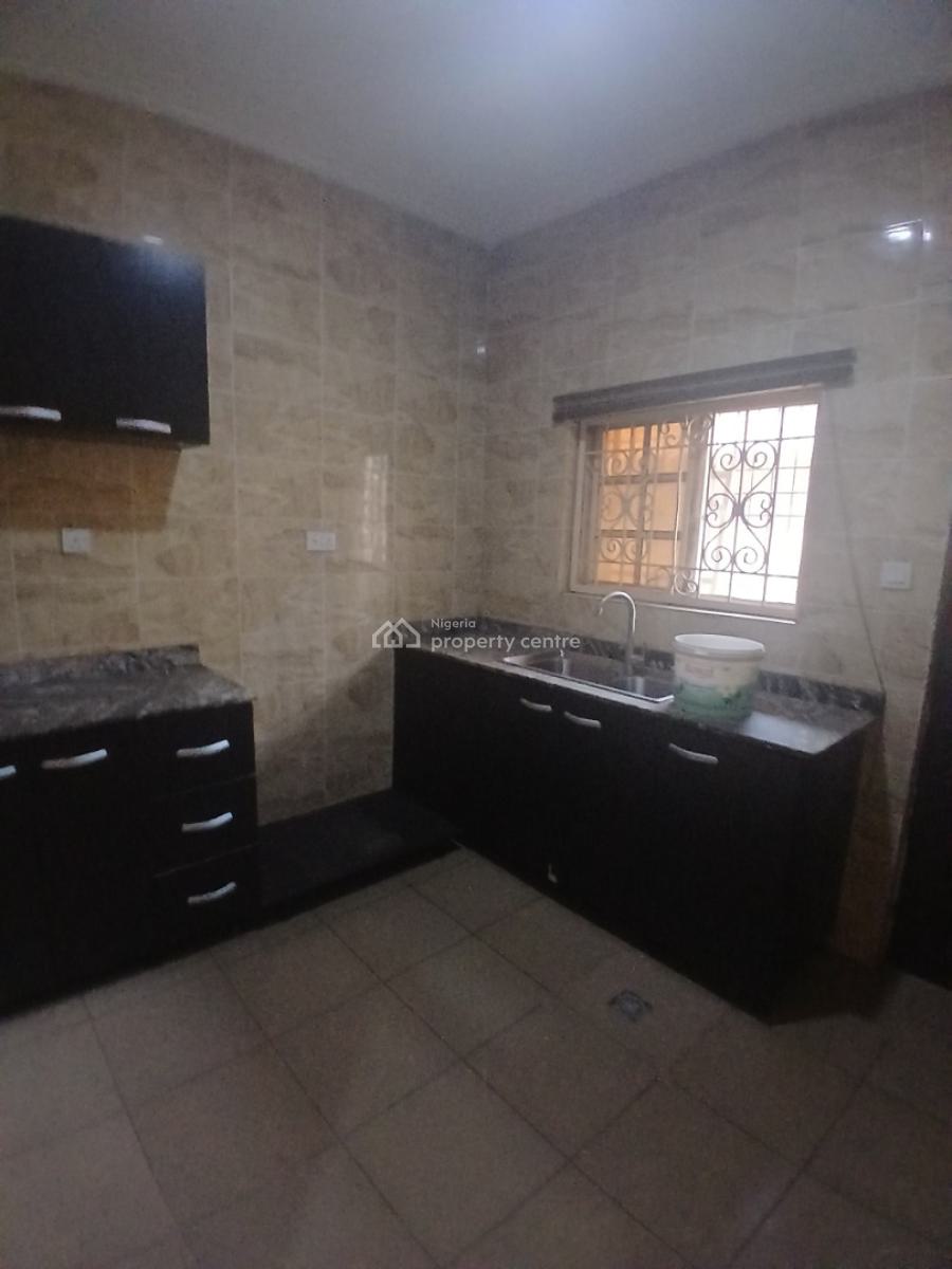 2 Bedrooms Flat En Suite in an Estate, Gaduwa, Abuja, Flat / Apartment for Rent