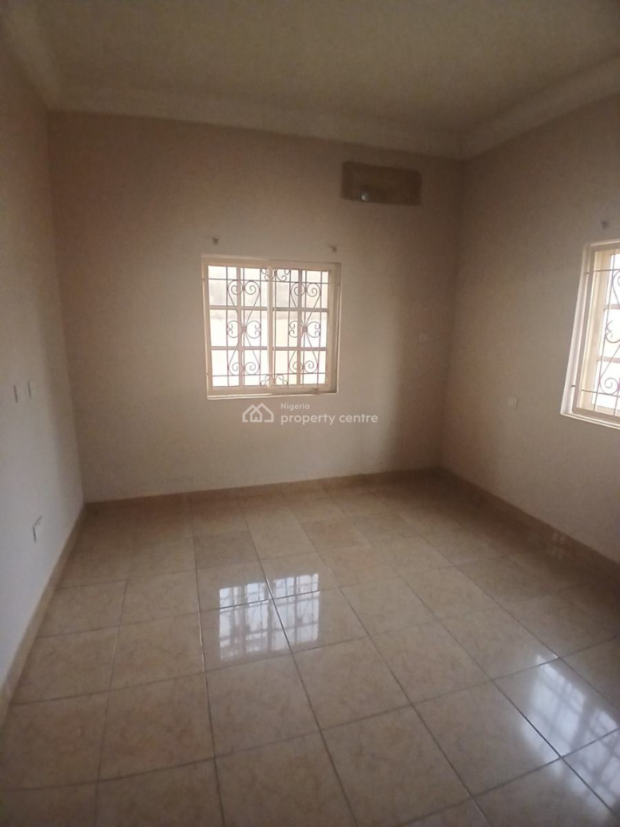 2 Bedrooms Flat En Suite in an Estate, Gaduwa, Abuja, Flat / Apartment for Rent