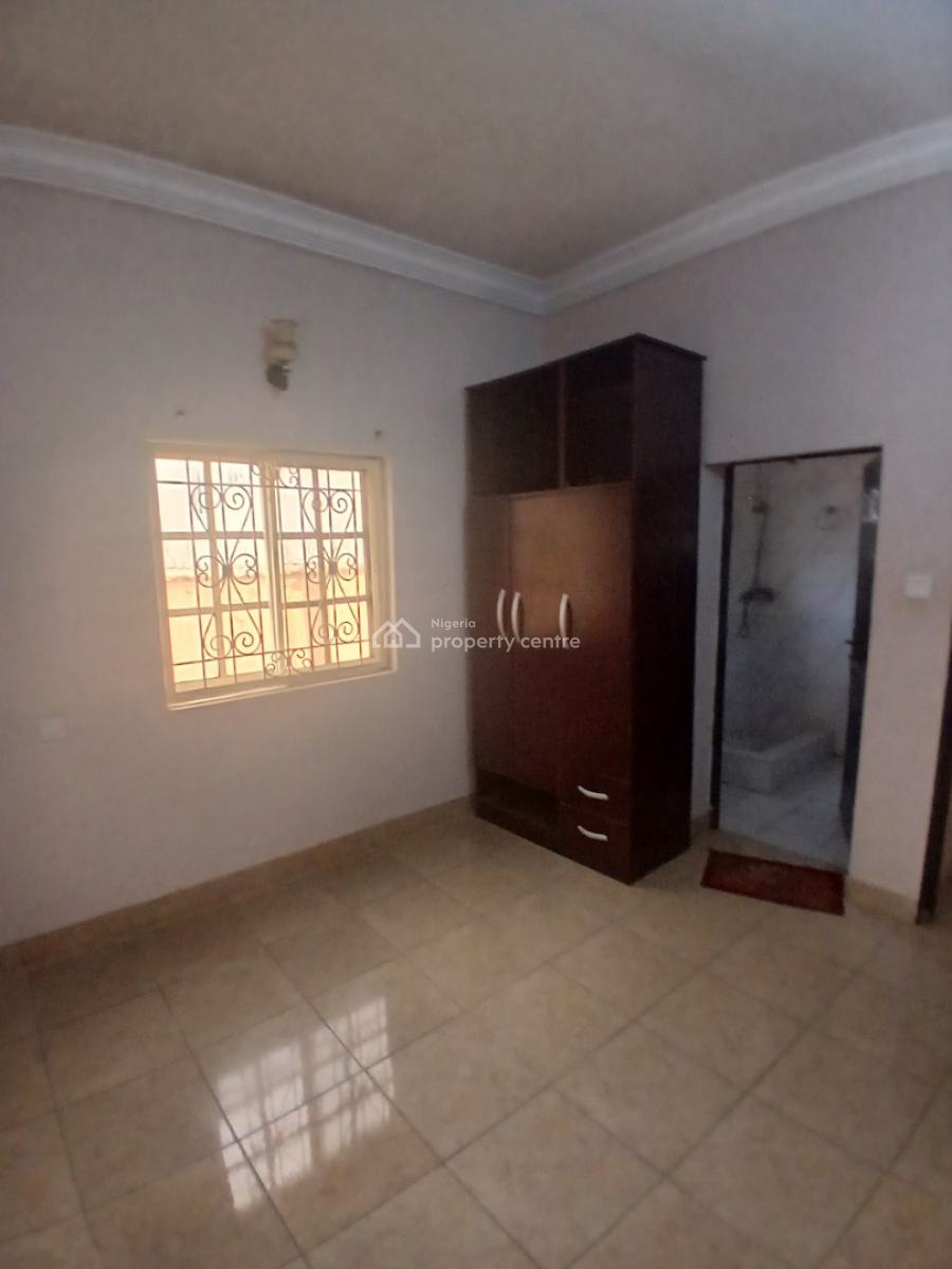 2 Bedrooms Flat En Suite in an Estate, Gaduwa, Abuja, Flat / Apartment for Rent