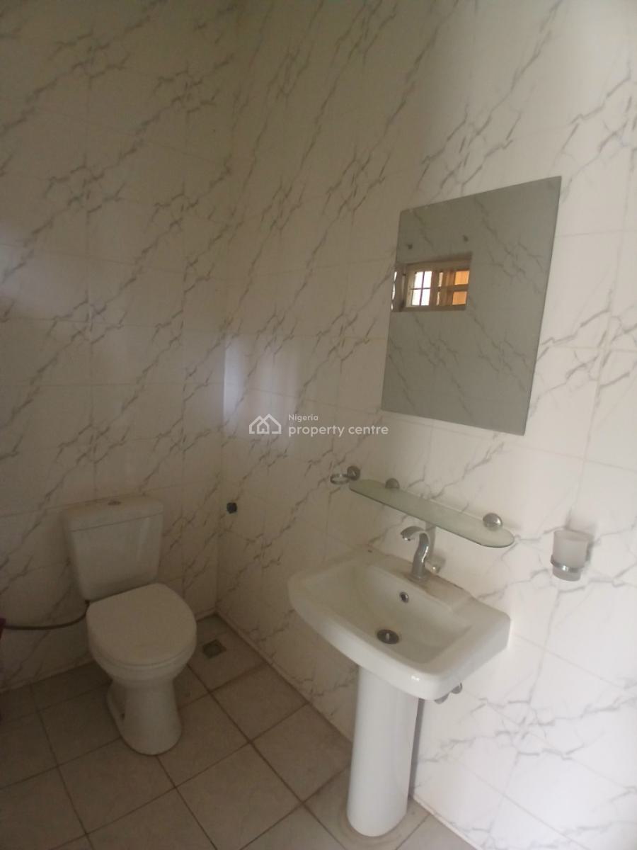 2 Bedrooms Flat En Suite in an Estate, Gaduwa, Abuja, Flat / Apartment for Rent