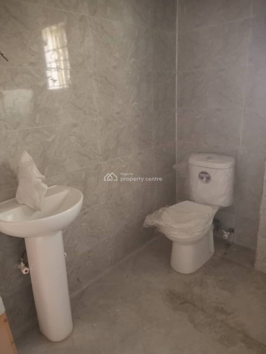 Clean 3bedroom Flat with Bq, Off Kunsela Road, Ikate Elegushi, Lekki, Lagos, Flat / Apartment for Rent